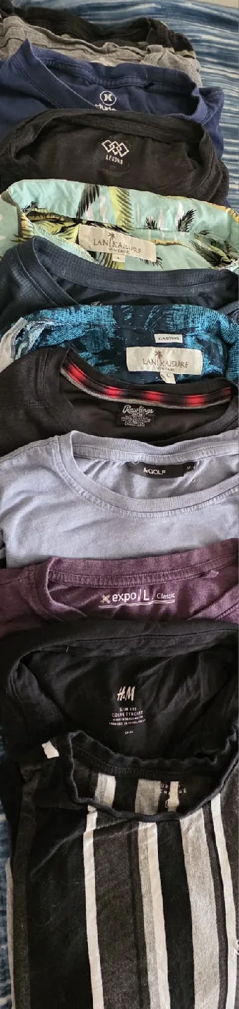 12 Men's T-Shirts, Size M (Medium)