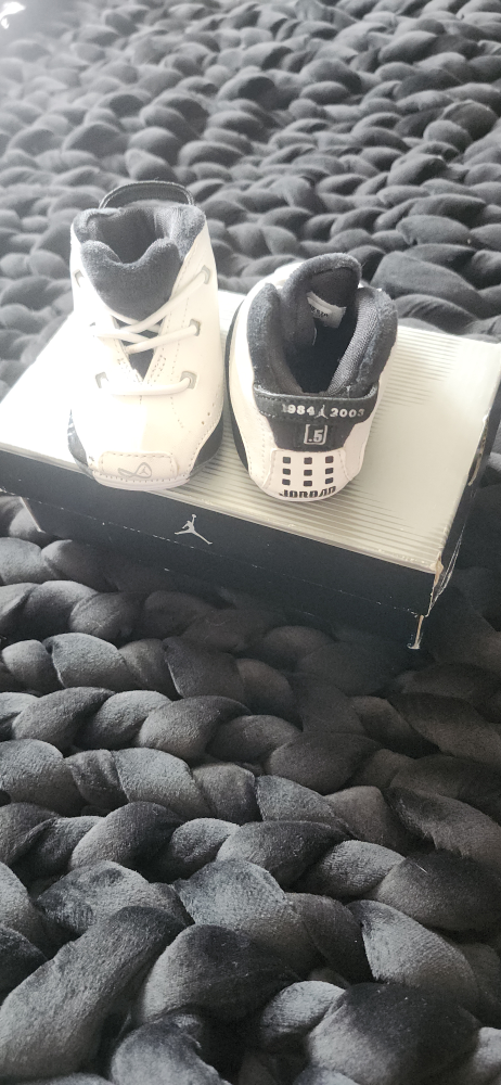 Nike Air Jordan 18.5 1-3 Kids Sneakers - White/Black - photo 2