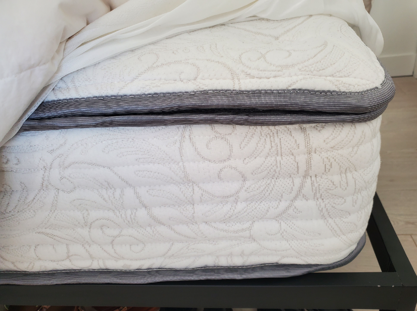 TWIN MATTRESS + BED FRAME METAL - photo 2