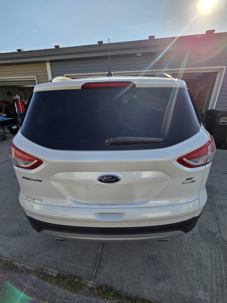 Ford Escape - White SUV - photo 3