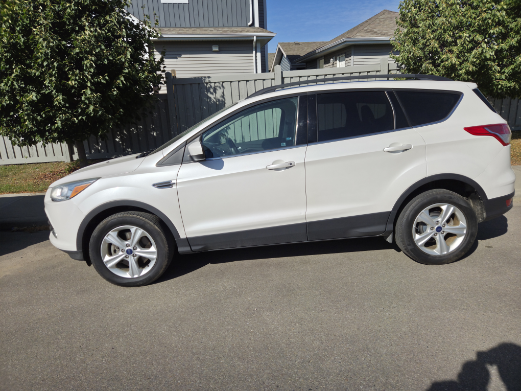 Ford Escape - White SUV - photo 5