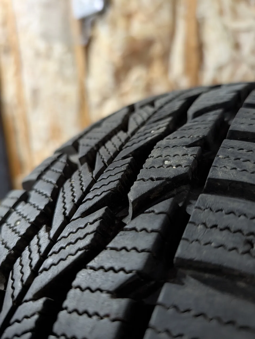 (4)-195/65R15 Firestone Winterforce 2 Winter Tires thumbnail