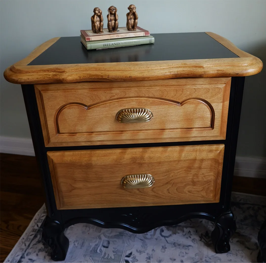 Night stands/side tables image indicator(4)