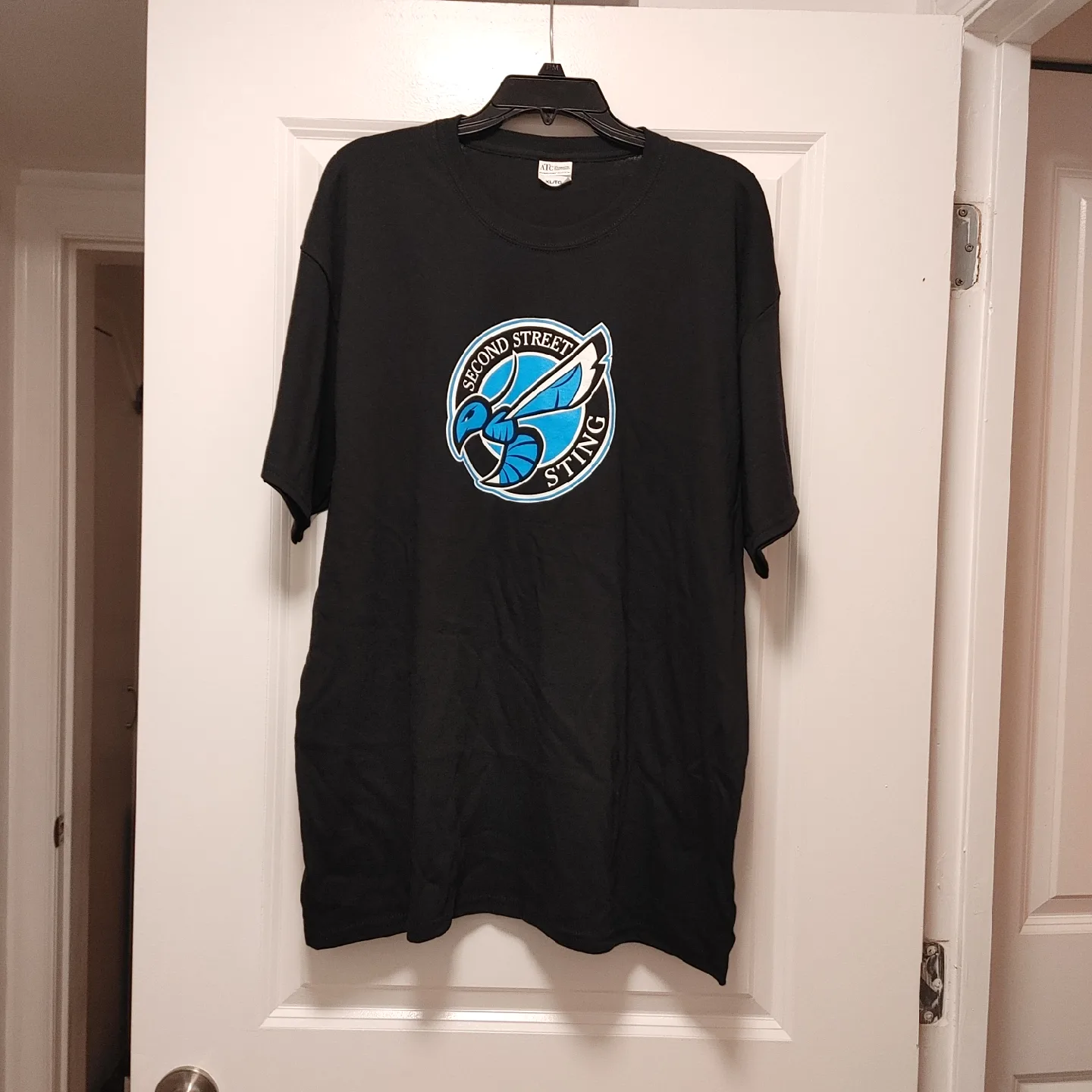 Black T-Shirt size XL thumbnail