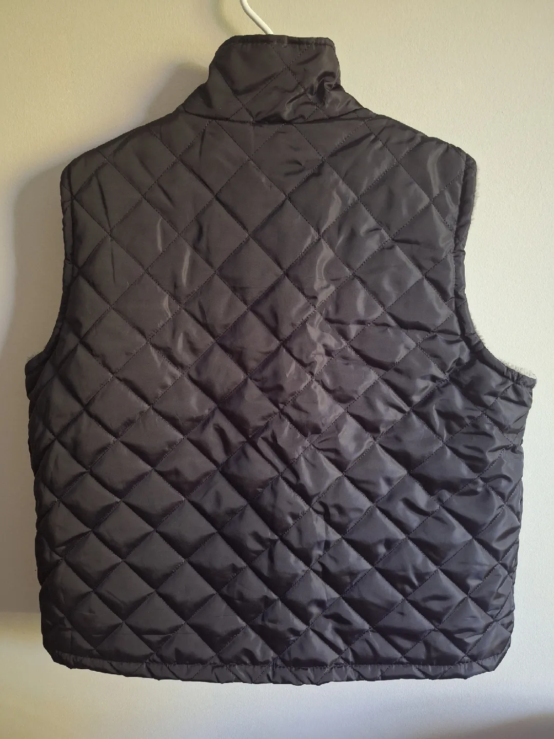 NEW Quilted Black Vest with Sherpa Lining image indicator(2)