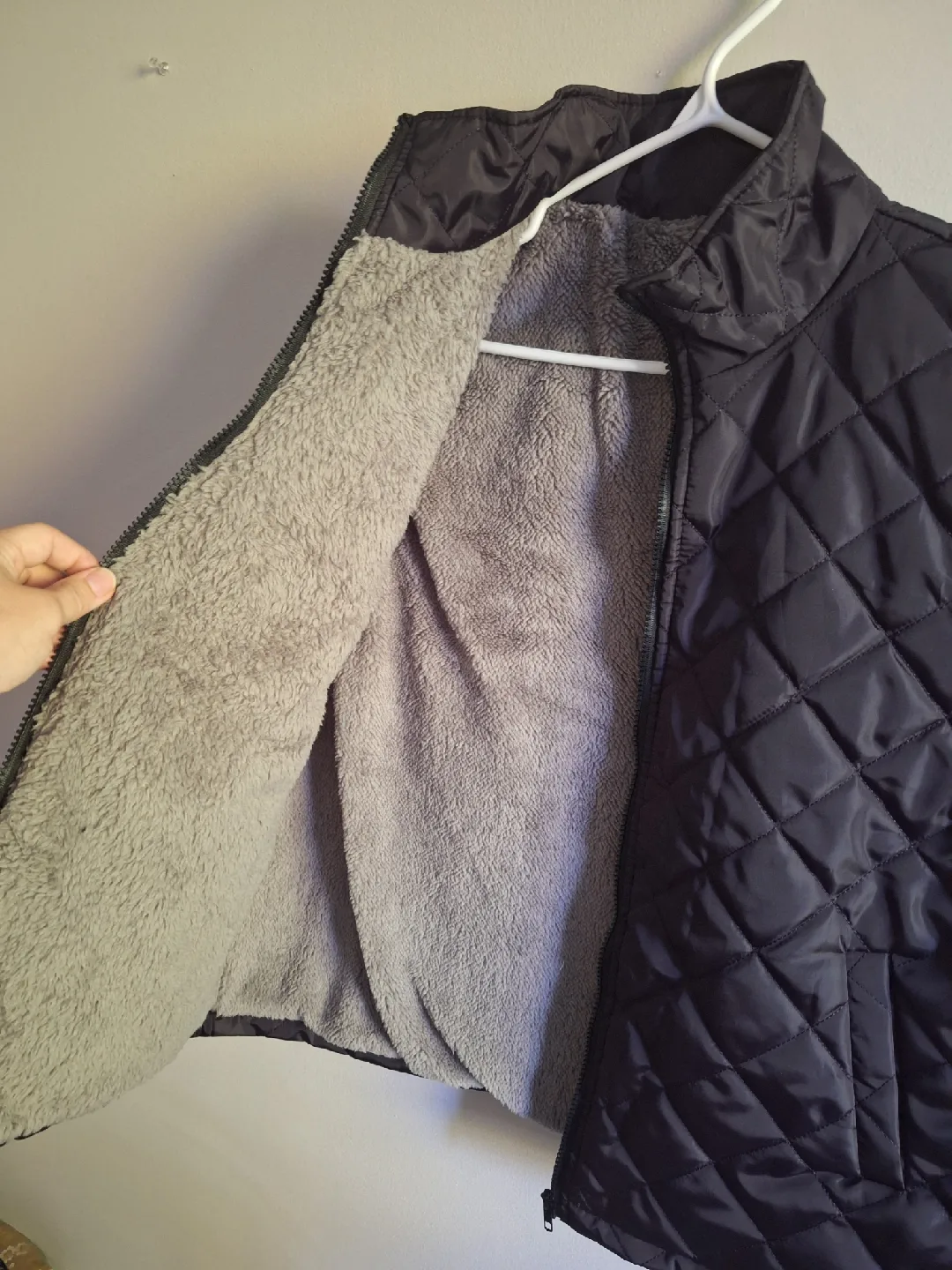 NEW Quilted Black Vest with Sherpa Lining image indicator(3)
