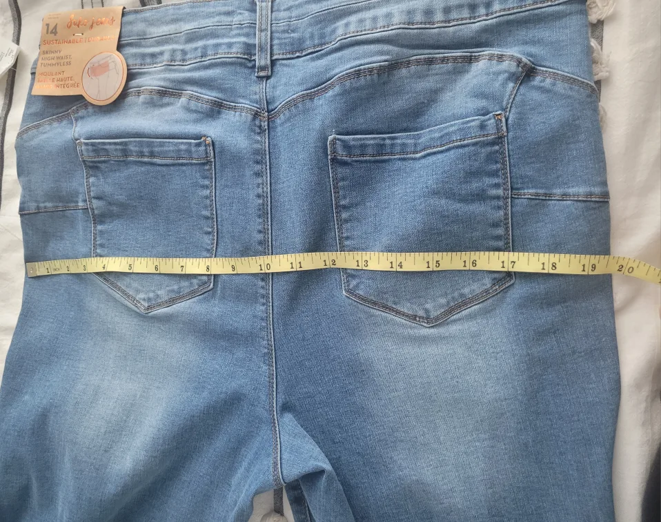 Suko Jeans Size 14 - High Waist Sustainable Denim image indicator(8)