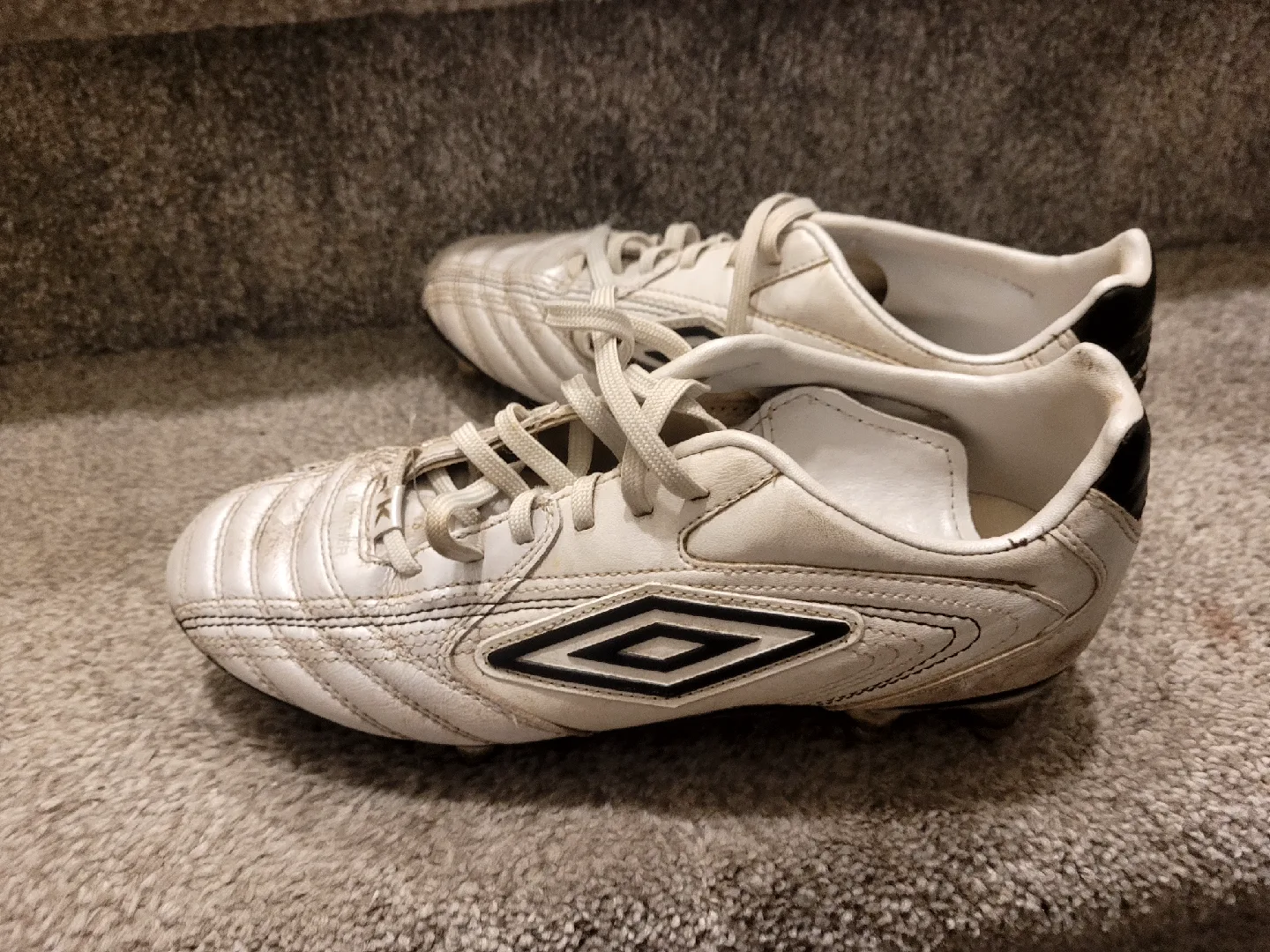 Umbro Soccer Cleats - Size 8 thumbnail