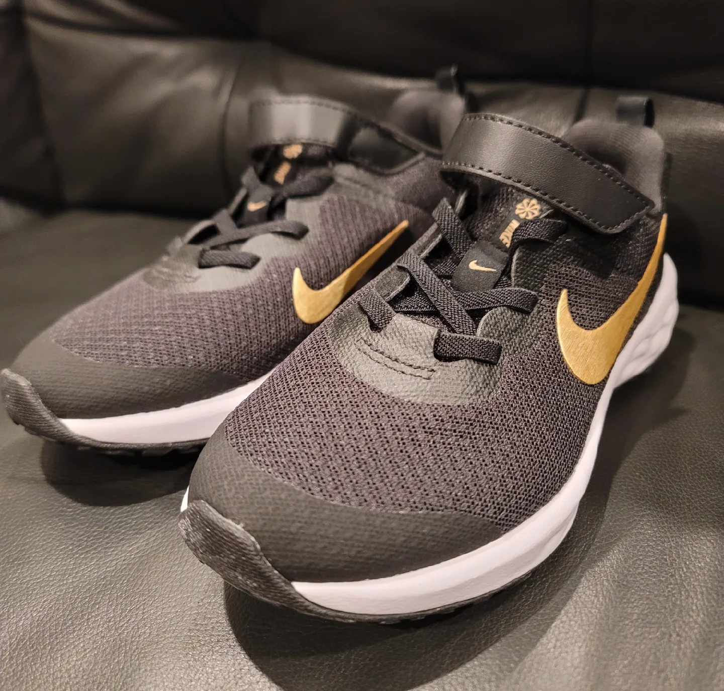 Nike Kids Running Shoes - Size 13.5 US thumbnail