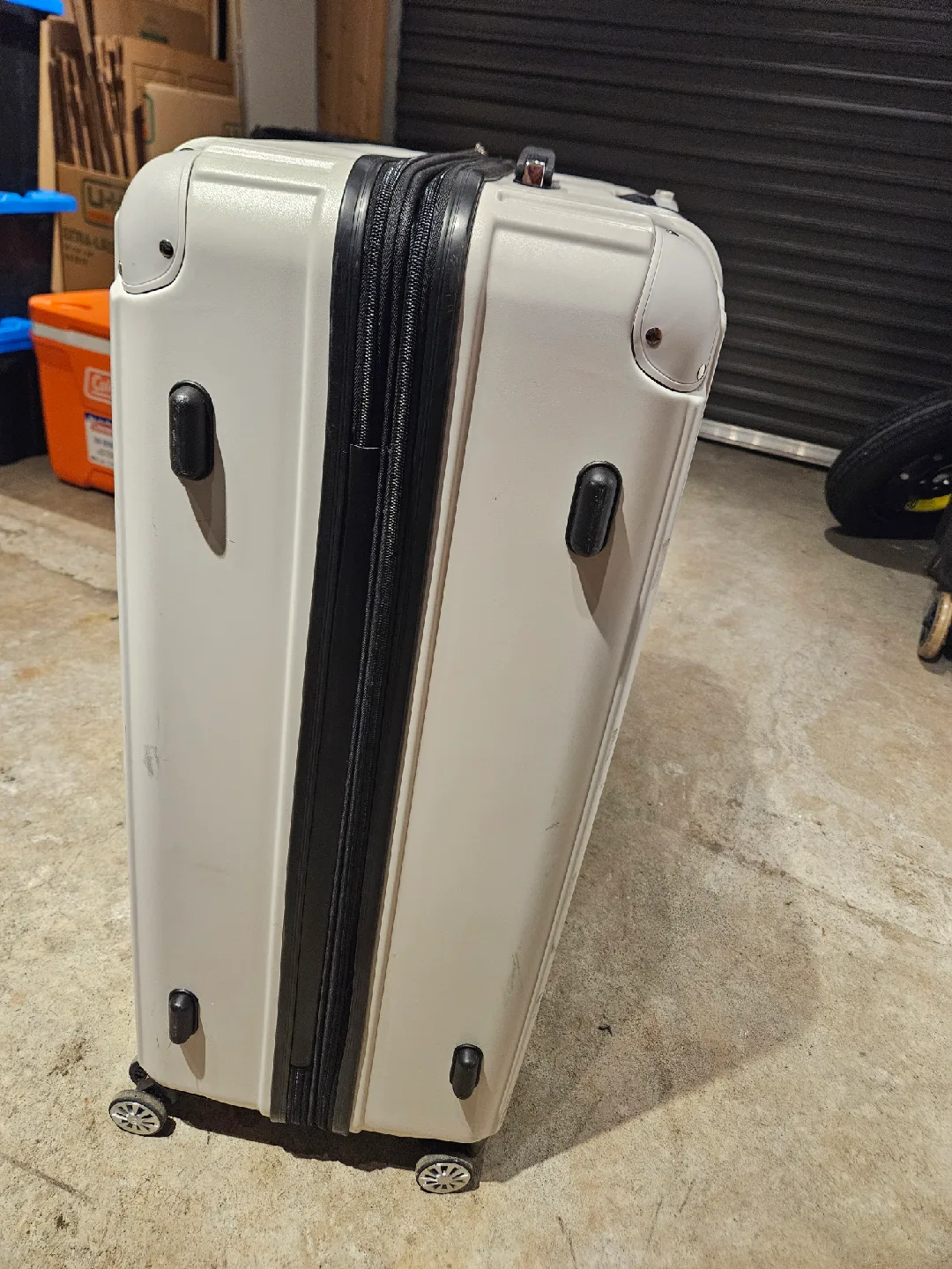 Traveler's Choice White Hardside Luggage image indicator(2)