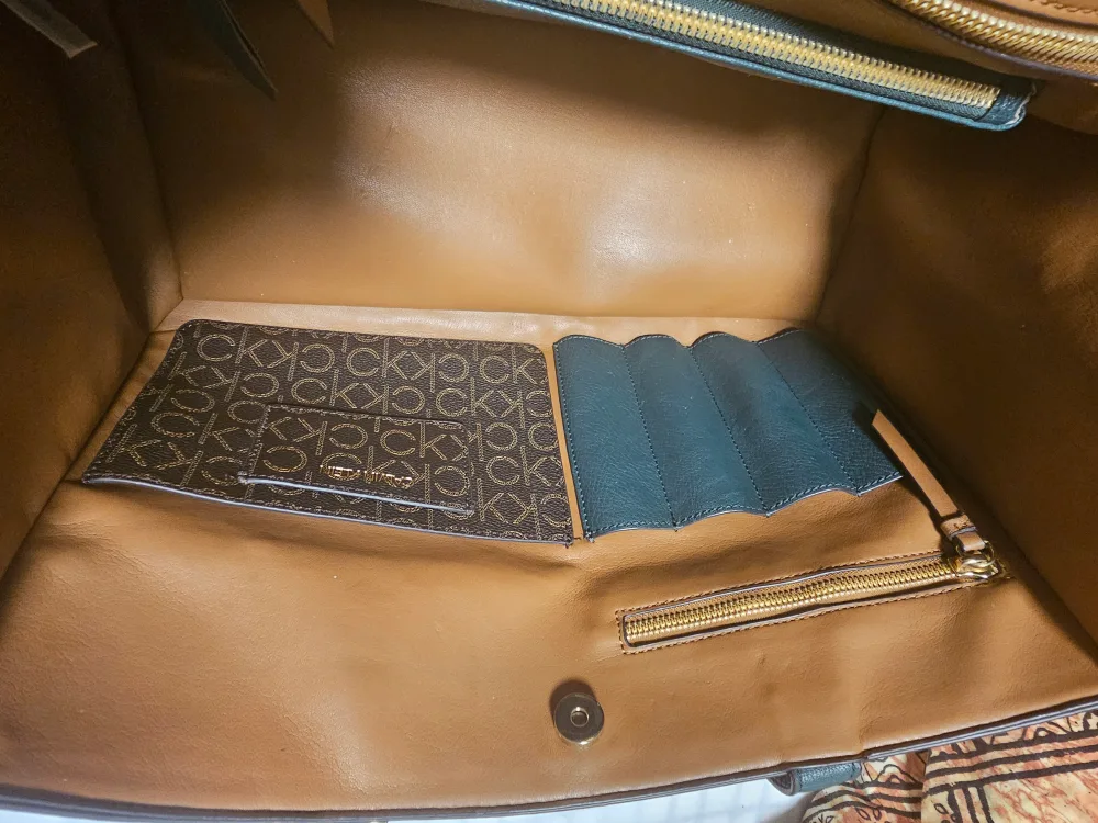 Calvin Klein Green Havana Tote Bag image indicator(2)