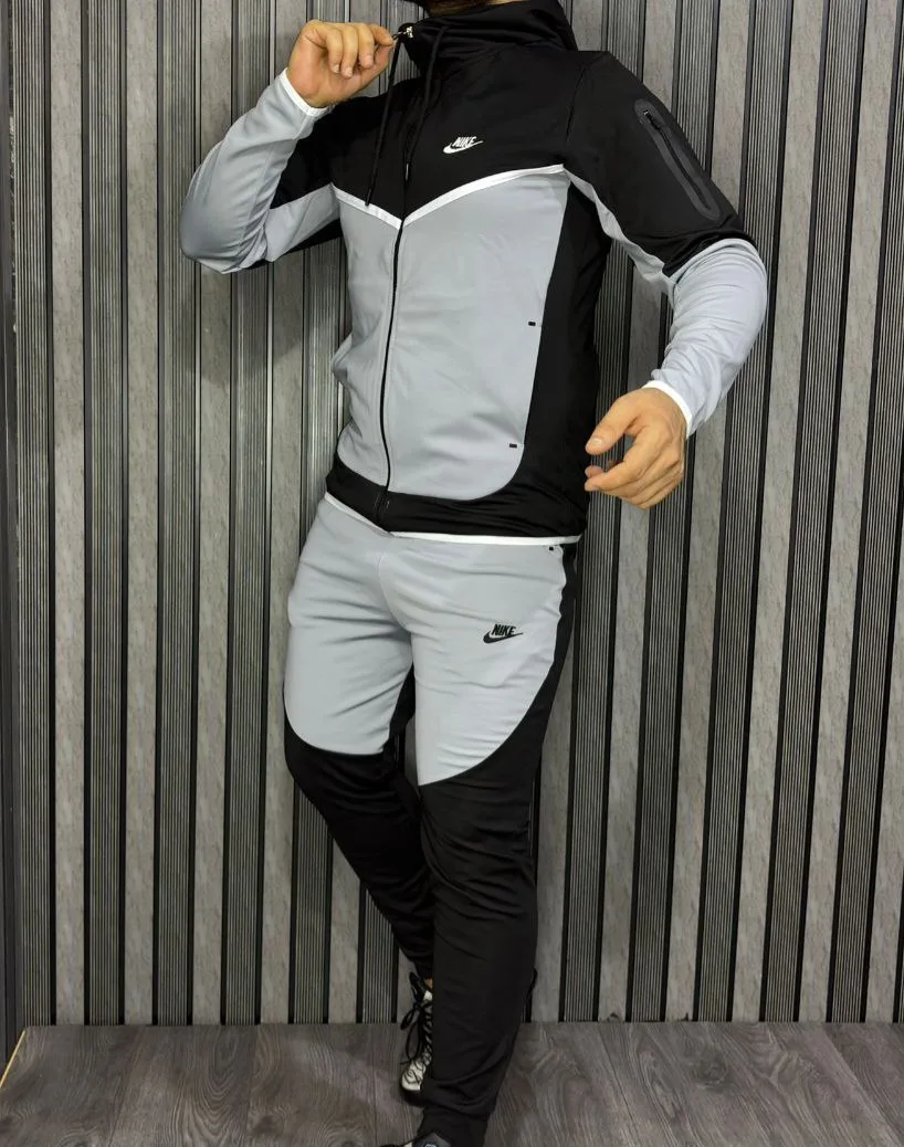 New Nike tracksuits size s,m,l,xl thumbnail