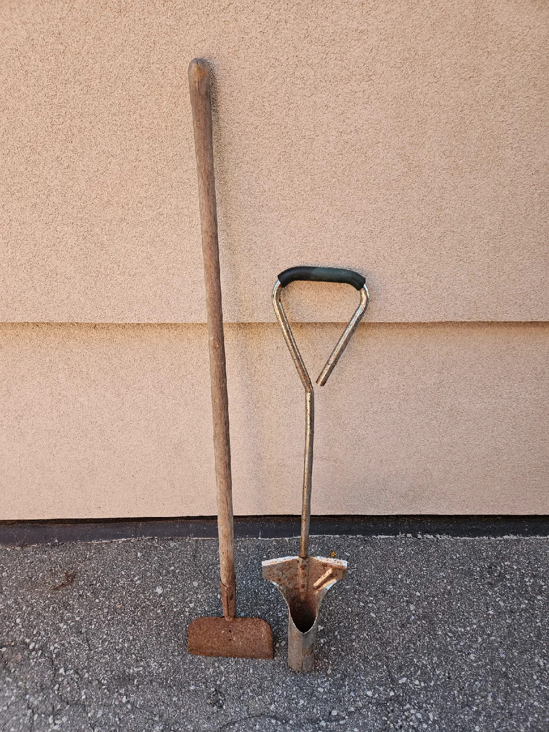 Gardening Tools - Trowel and Bulb Planter thumbnail