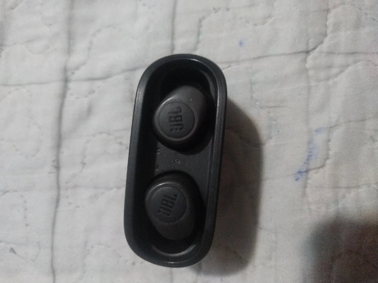 JBL Wireless Earbuds image indicator(2)