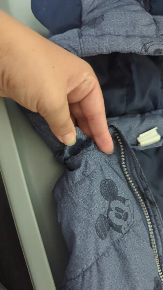 H&M Mickey Mouse Vest 6-9M image indicator(4)