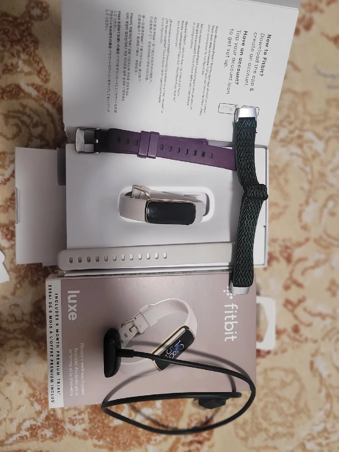 Fitbit Luxe Fitness + with Bands and charge Cable image indicator(5)