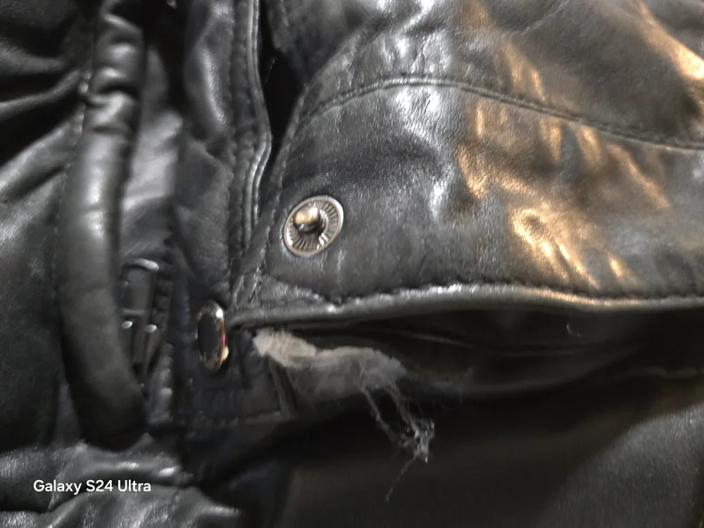 BOD & CHRISTENSEN Leather Puffer Jacket - Size M image indicator(3)