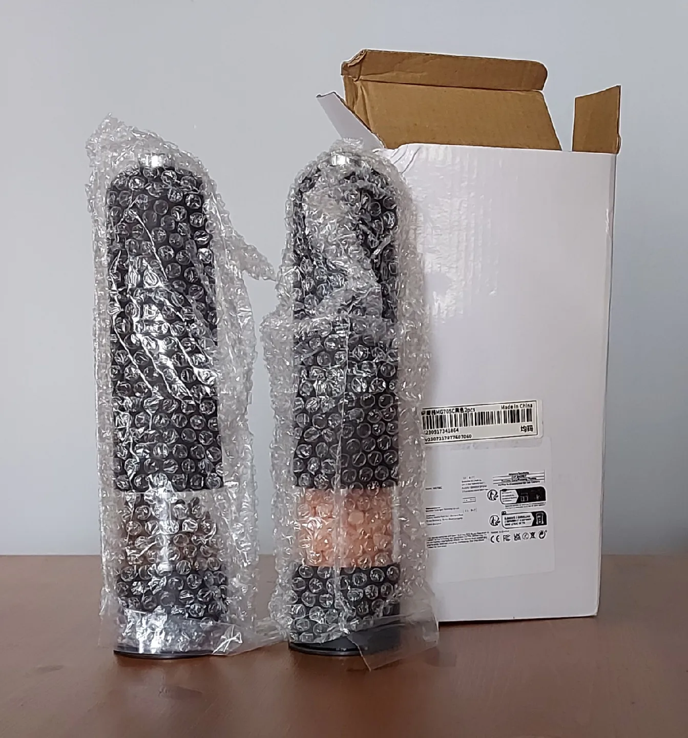 🆕Electric Salt and Pepper Grinder Set - Brand New in Box! image indicator(3)