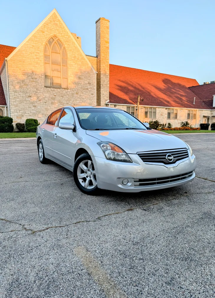 2009 Nissan Altima Sedan - Silver 4 cylinder image indicator(3)