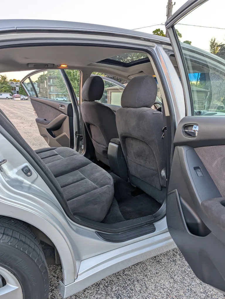 2009 Nissan Altima Sedan - Silver 4 cylinder image indicator(7)