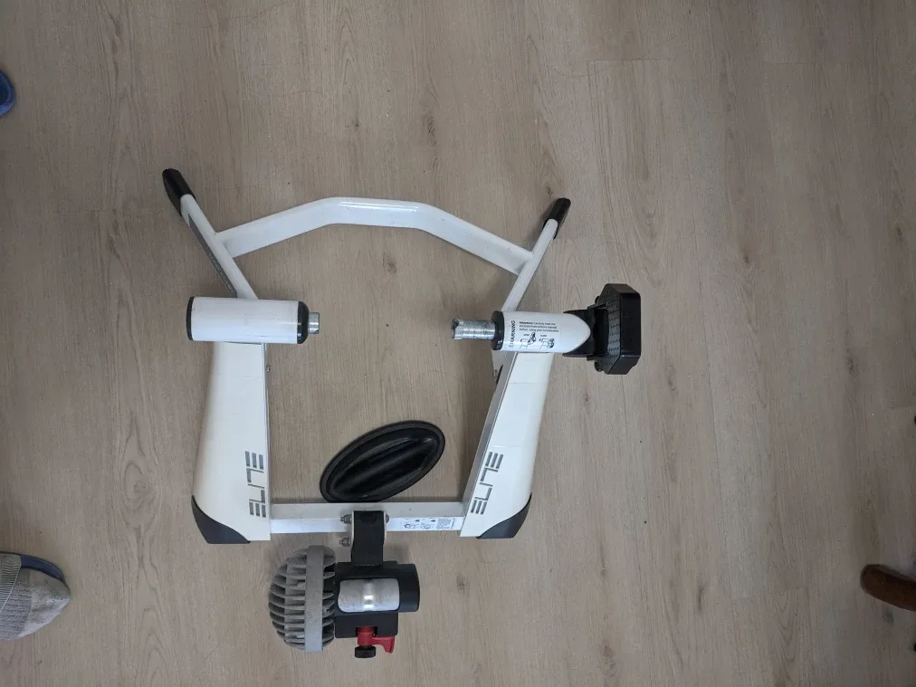 Elite Turno Fluid Direct Drive Trainer image indicator(3)