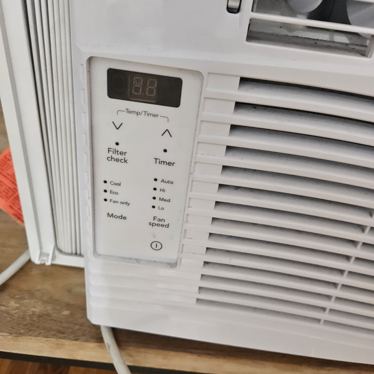Frigidaire Window Air Conditioner - photo 2