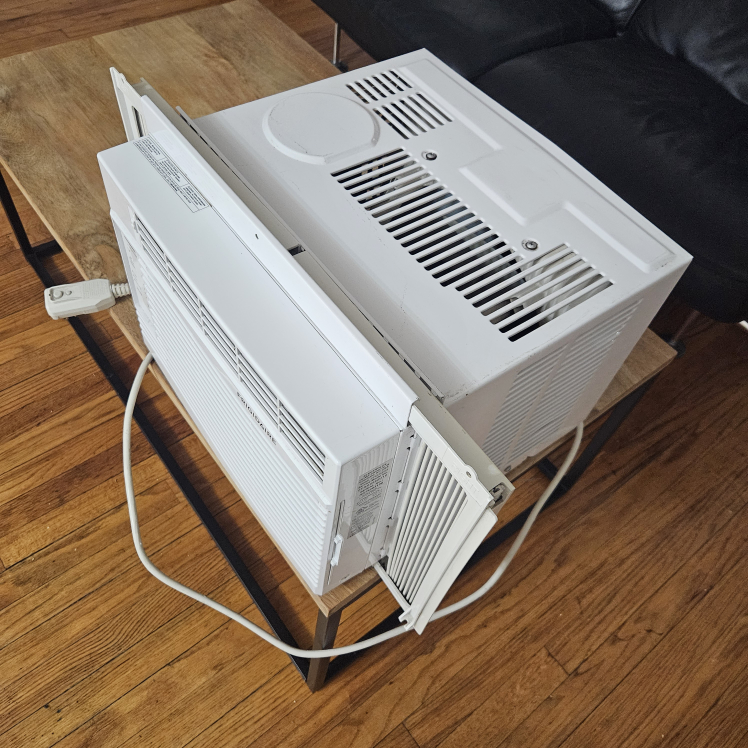 Frigidaire Window Air Conditioner - photo 3