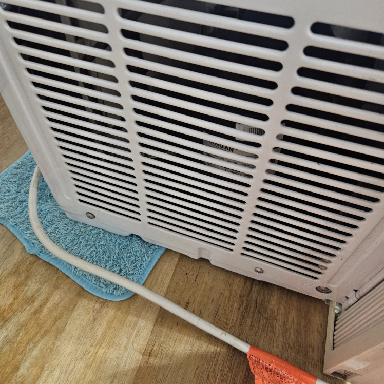 Frigidaire Window Air Conditioner - photo 4