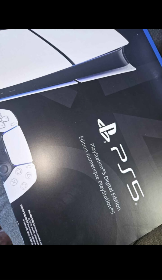 PlayStation 5 Digital Edition - Brand New - photo 2