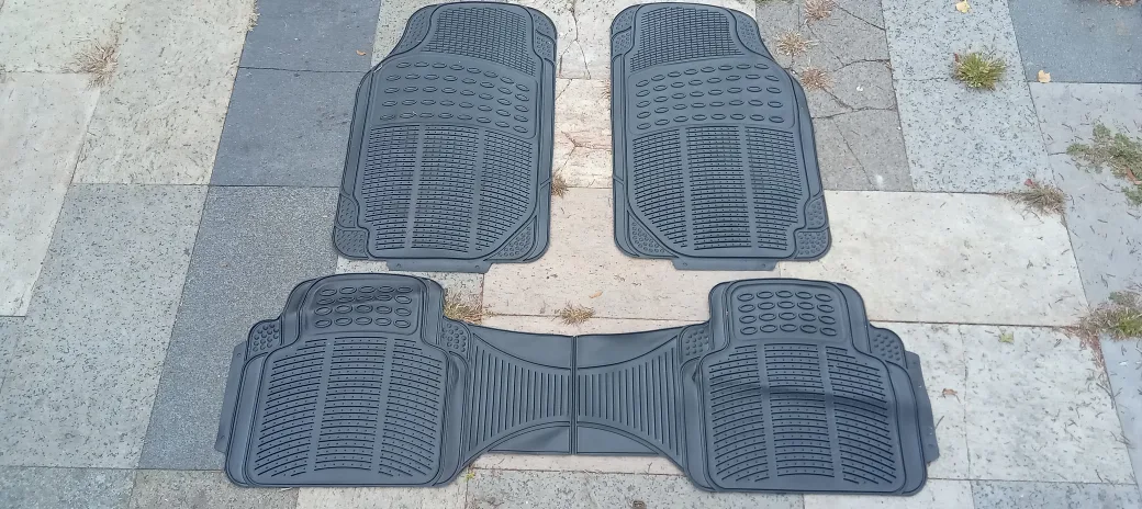 Black Rubber Car Floor Mats - Full Set thumbnail