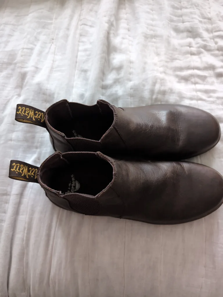 Dr. Martens Brown Leather Chelsea Boots image indicator(2)