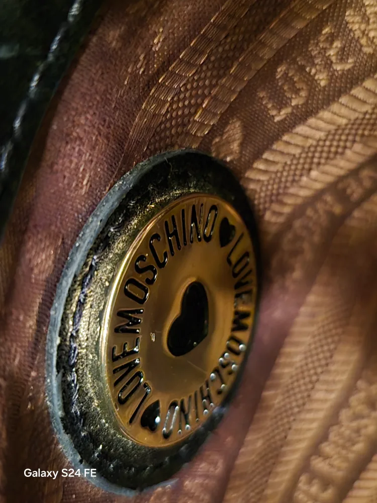 Beautiful  leather  bag , mint condition image indicator(6)