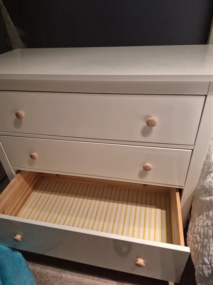 White 3-Drawer Dresser image indicator(4)
