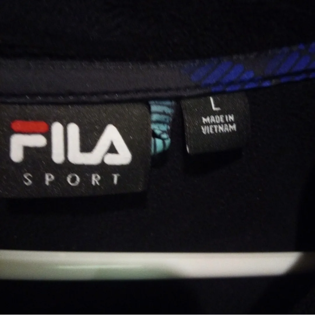 Black Filia jacket image indicator(3)