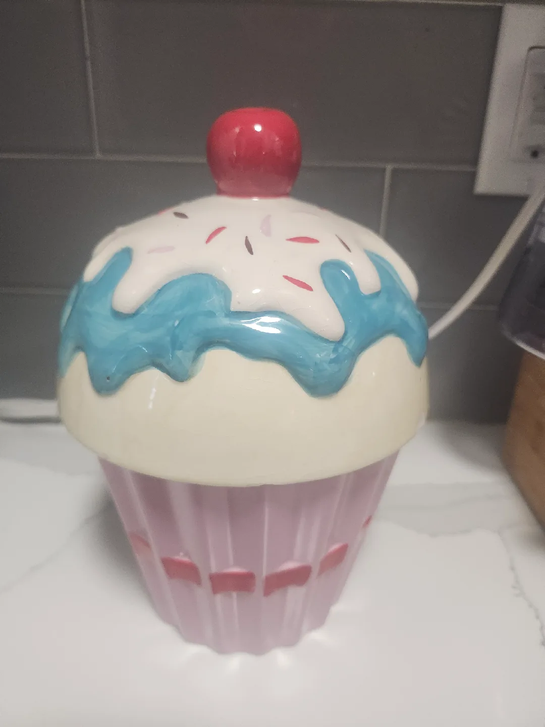 Cupcake Ceramic Cookie Jar thumbnail