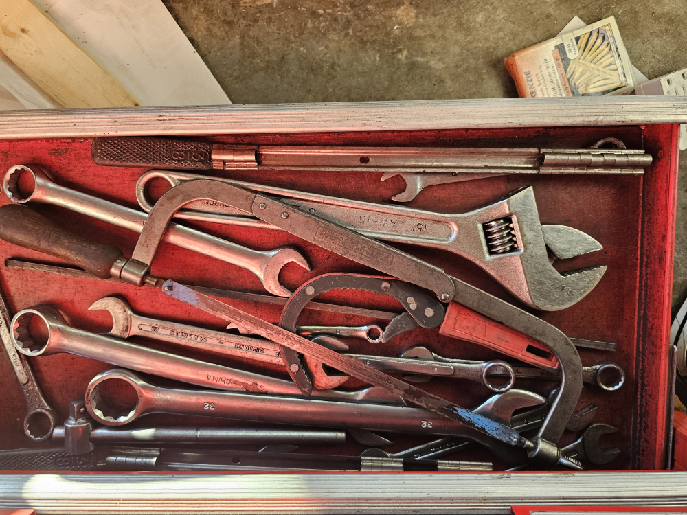 Beach Red Metal Tool Chest with Tools - photo 3