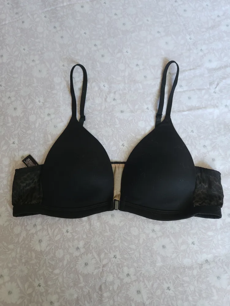 Victoria's Secret Black Bra - Size 34A thumbnail