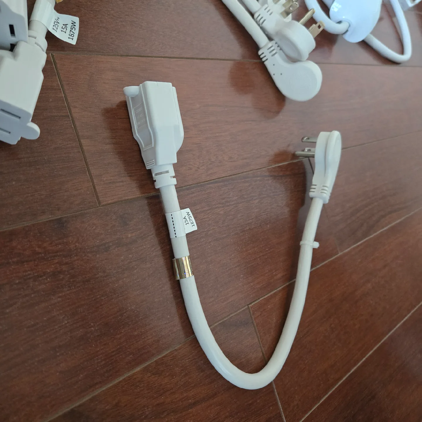 Power Strip Surge Protector and Extension Cords image indicator(5)