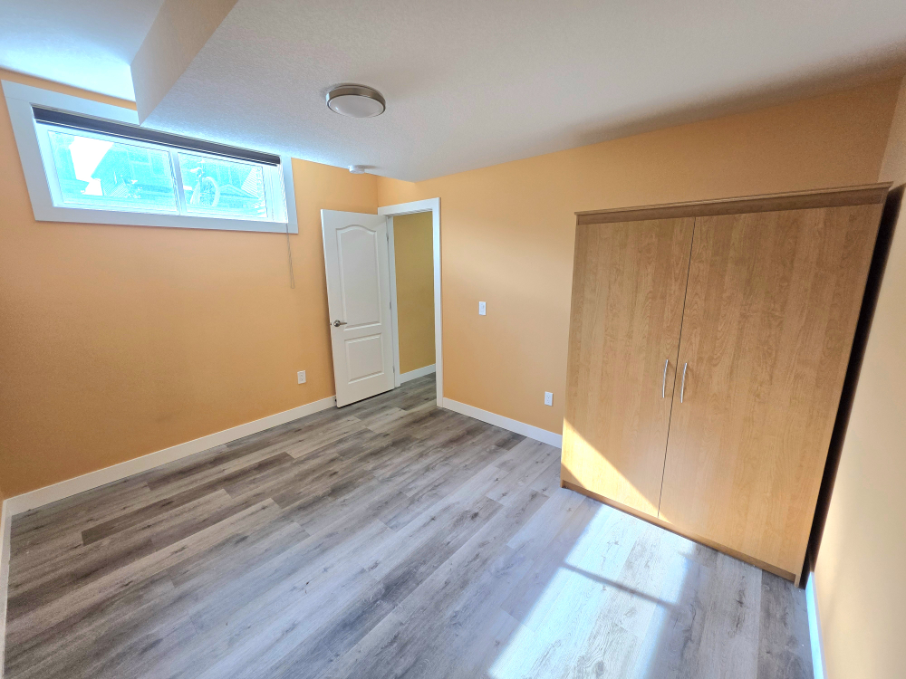 Basement for Rent - photo 3