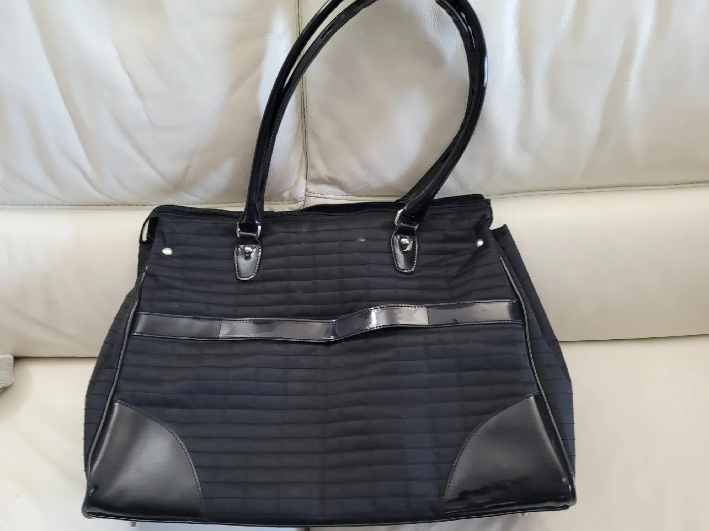 🥕 Travelpro Black Quilted Tote Bag image indicator(3)