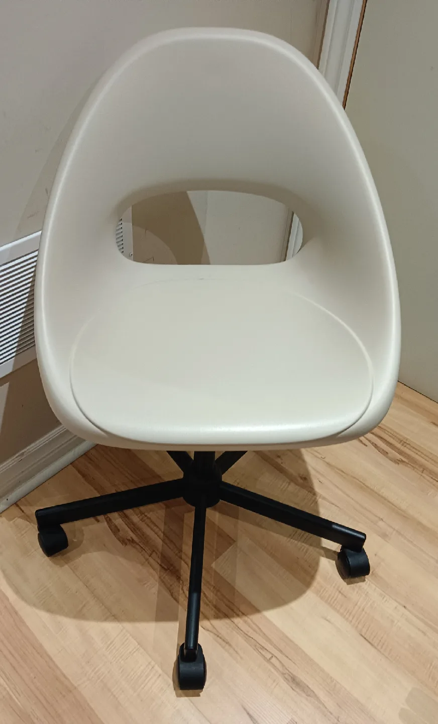 IKEA LOBERGET / MALSKÄRSwivel chair thumbnail