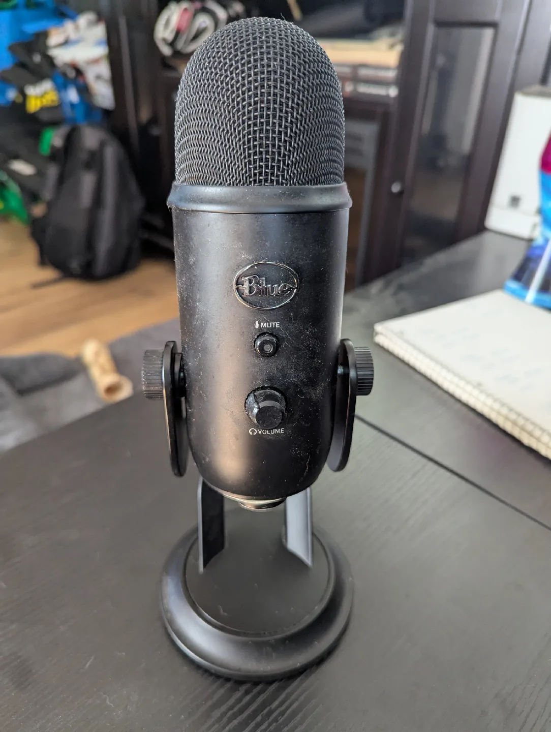 Blue Yeti USB Microphone - Blackout edition image indicator(3)