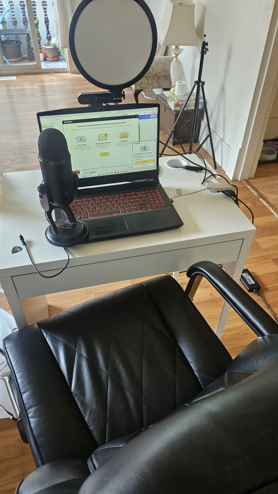 IKEA MICKE White Desk