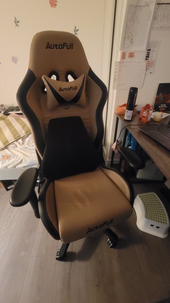 AutoFull Gaming Chair - Comfortable & Adjustable