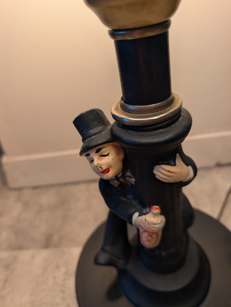 Vintage Drunk Lamp Post Figurine Lamp - photo 2