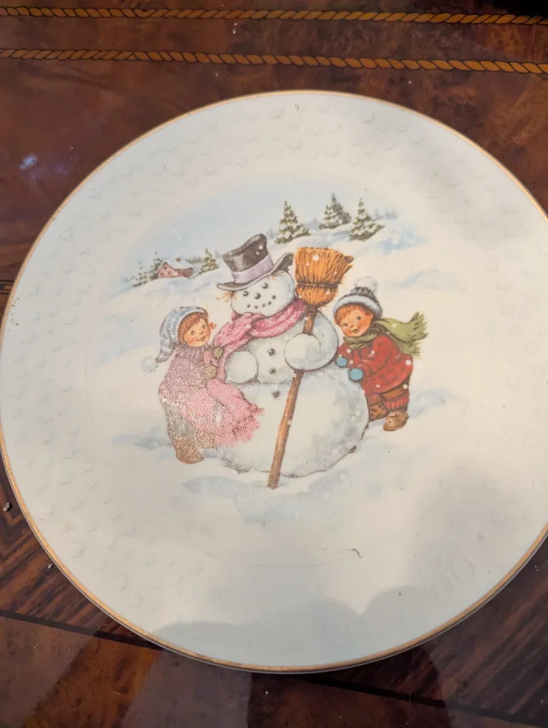 Avon A Child's Christmas Plate 1986 thumbnail