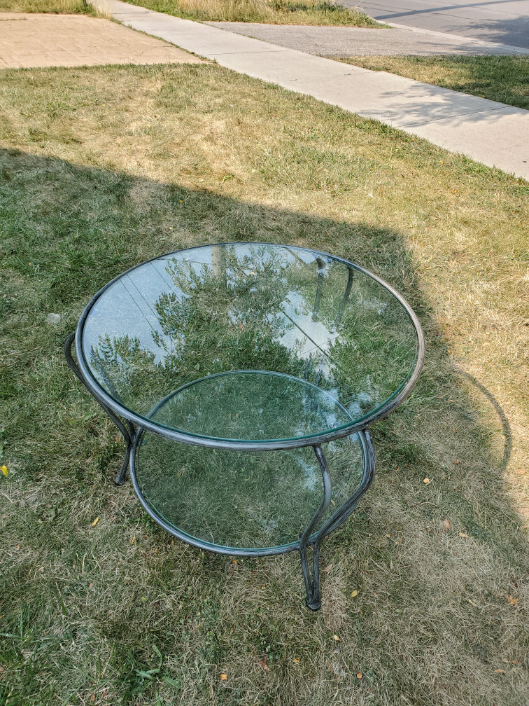 Glass table  ( 2-tier)