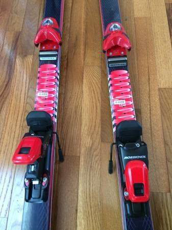 Atomic Skis With Binding - Red/Black