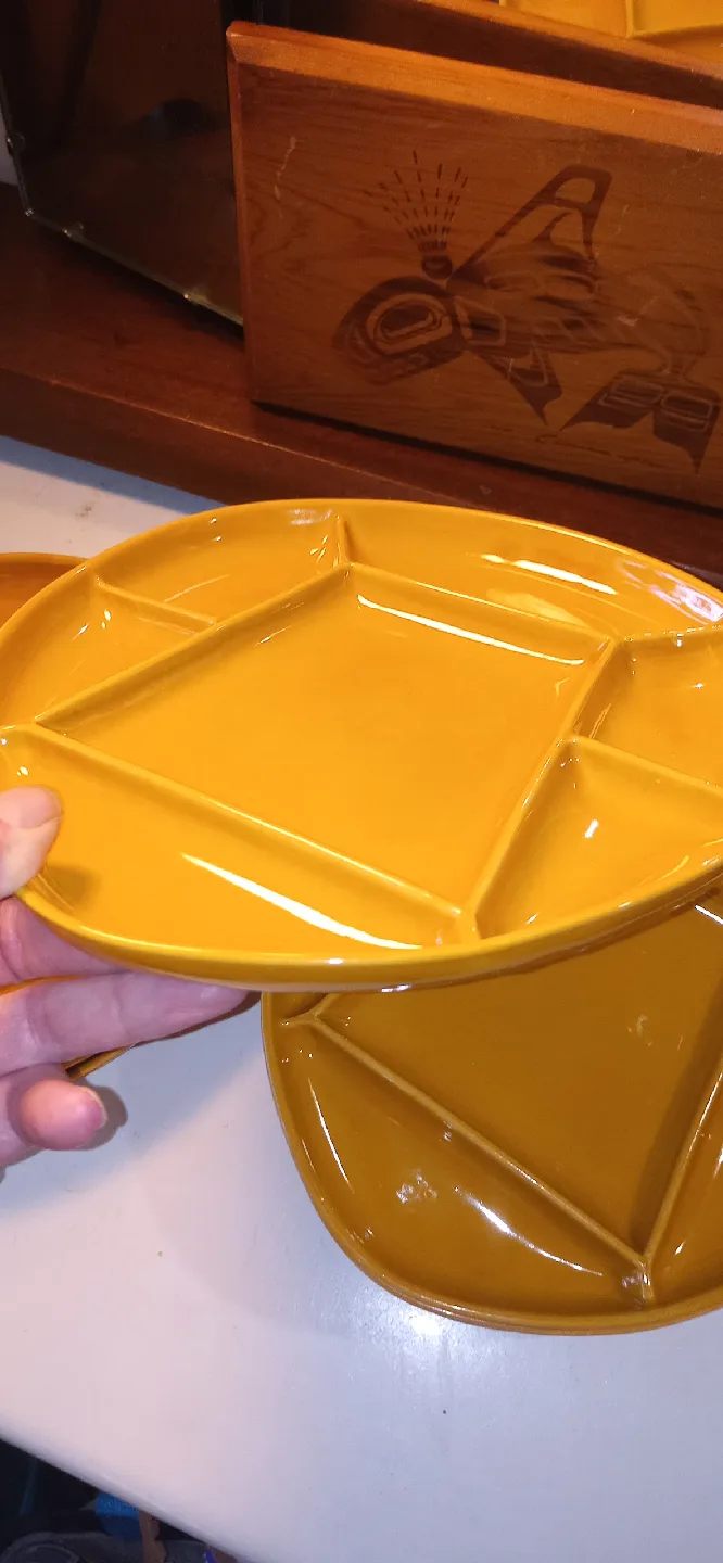 Sunburst Canada Mustard Yellow Divided Serving Plates image indicator(2)