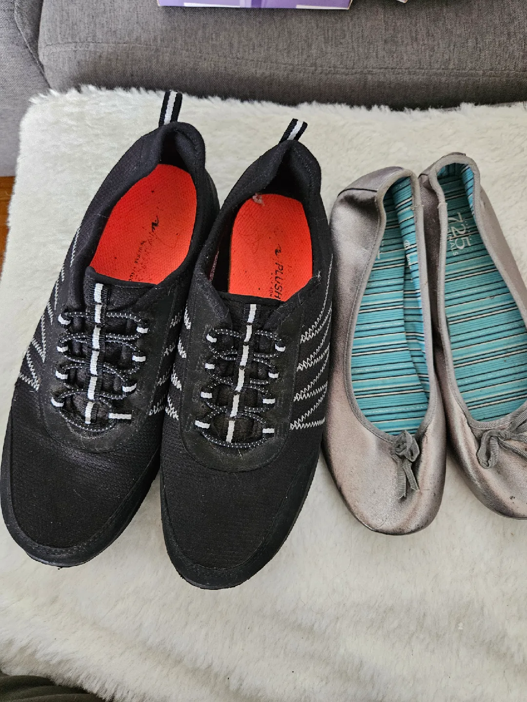 725 Originals Ballet Flats - Size 8 thumbnail